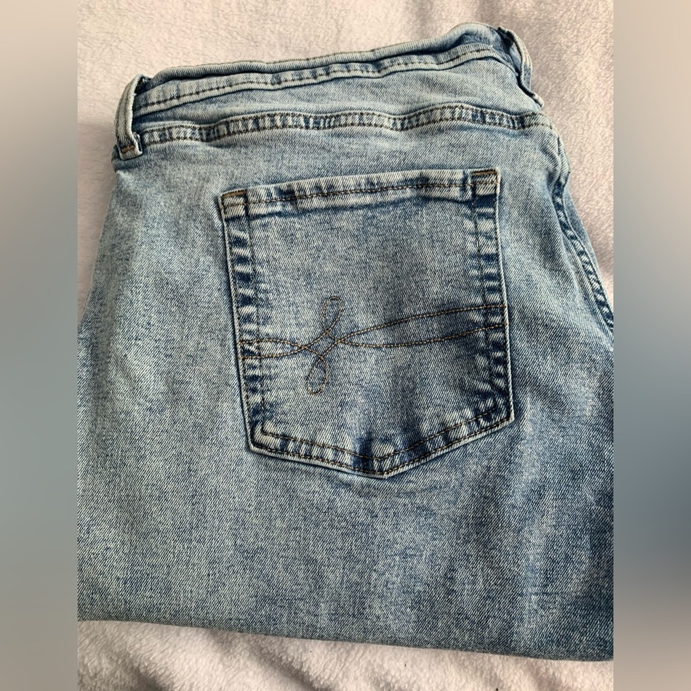 Denizen from Levi’s Cropped Boyfriend Jeans Size 14 Vintage Inspired Stretchy - Picture 15 of 15
